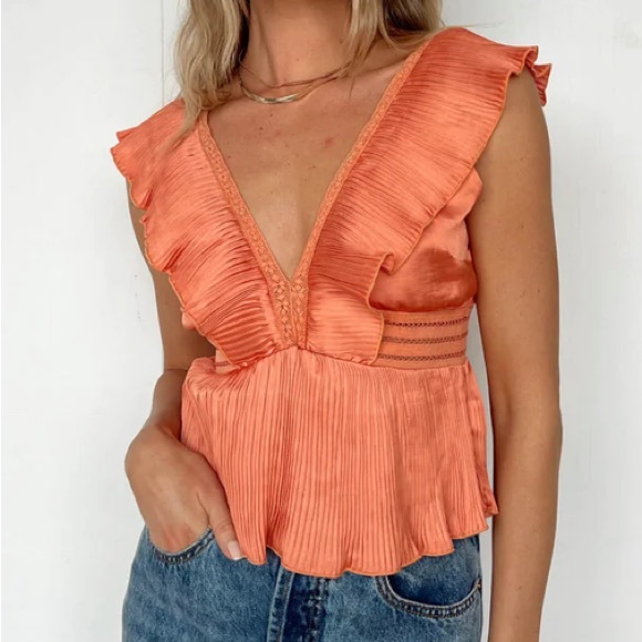 Cute Ruffle Top - Picture 3 of 4